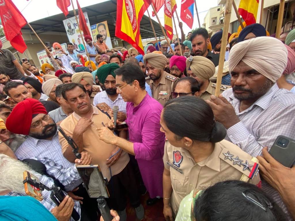 Aman Arora Says They Are All My Brothers There Will Be No Barricading or Water Cannons I Will Sit with Them and Resolve the Issue